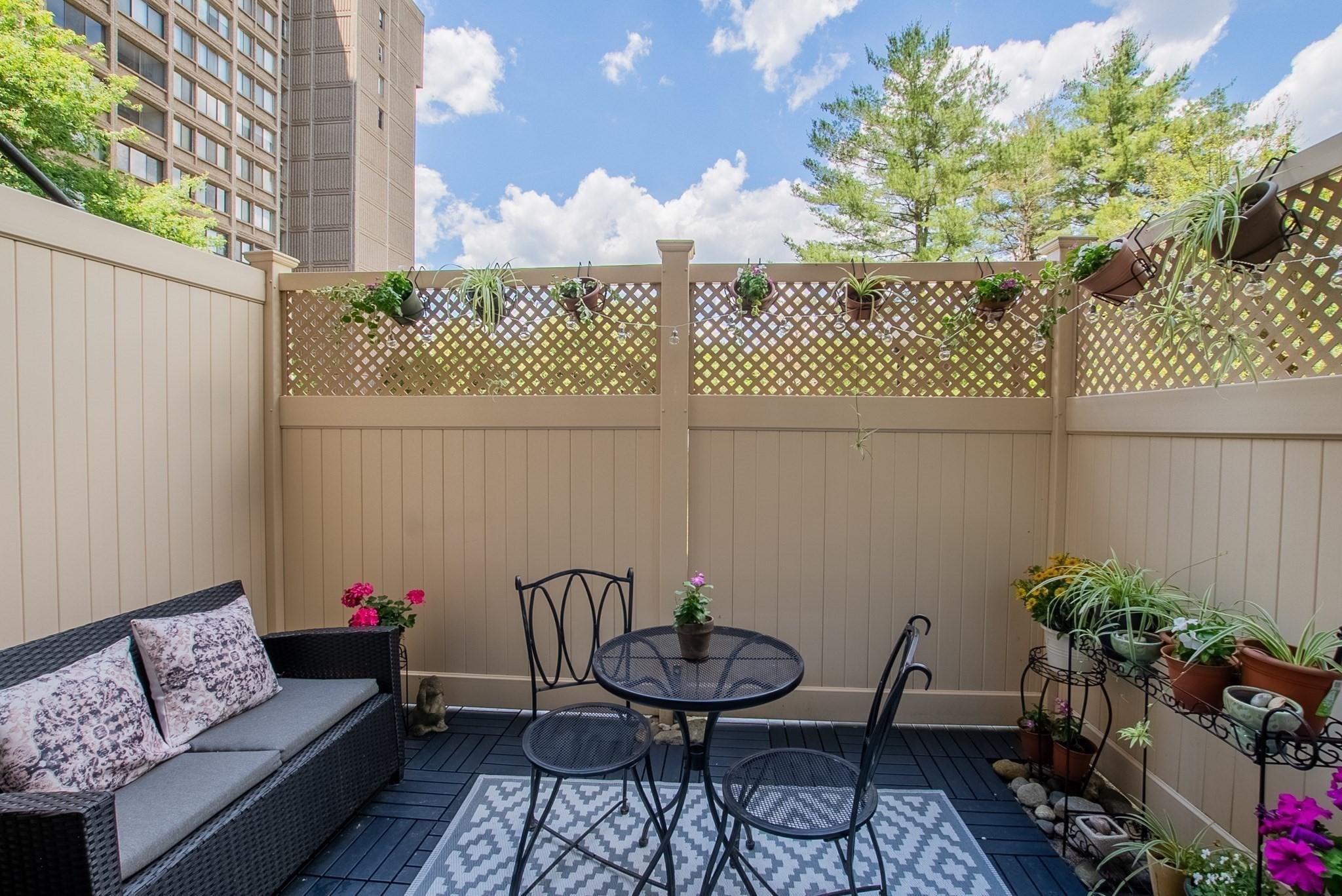 250 Hammond Pond Parkway # 102n Property Photo 2