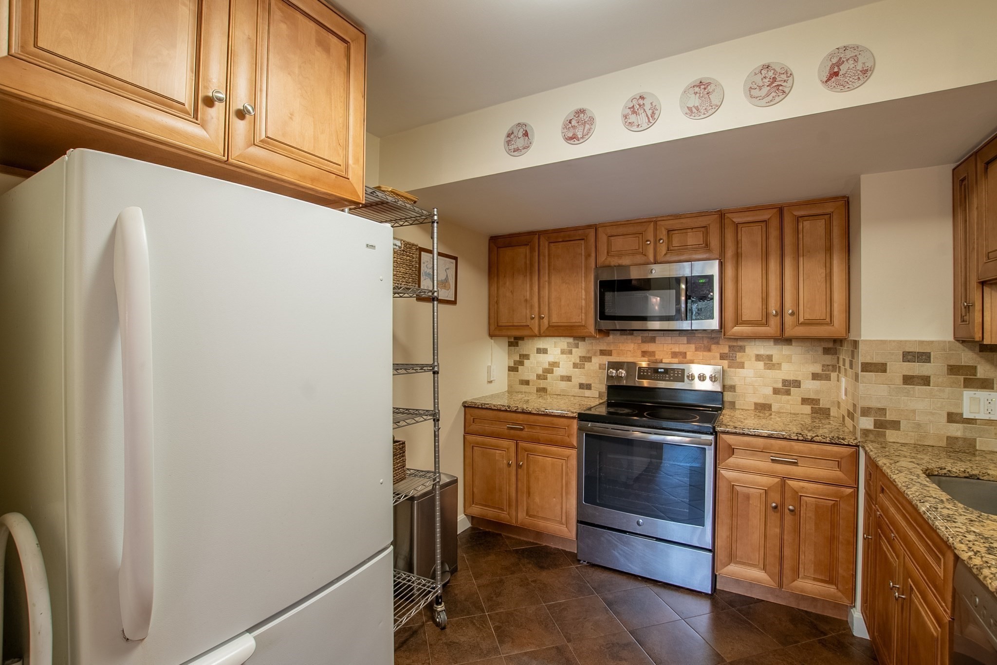 250 Hammond Pond Parkway # 102n Property Photo 15