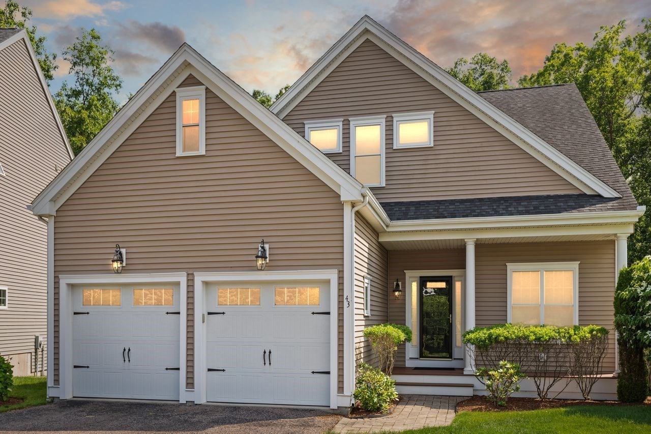 43 Winterberry Ln