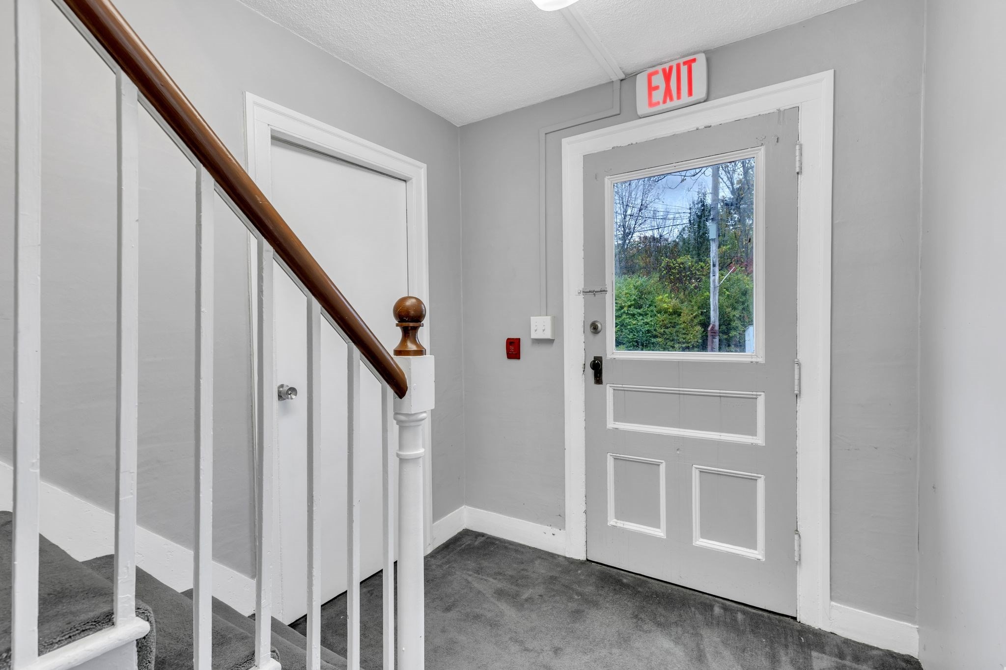 9 Russell Rd Property Photo 4