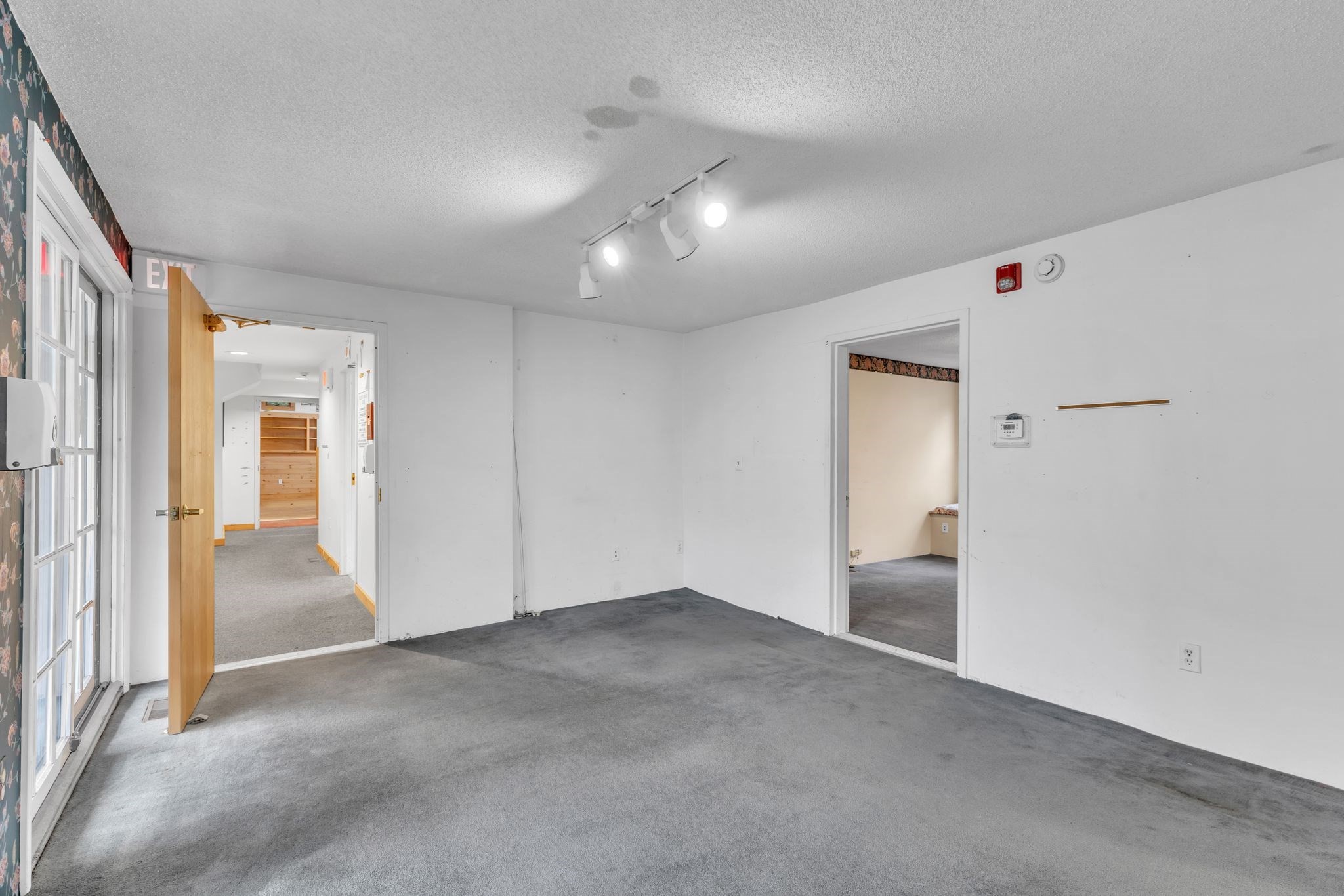 9 Russell Rd Property Photo 6
