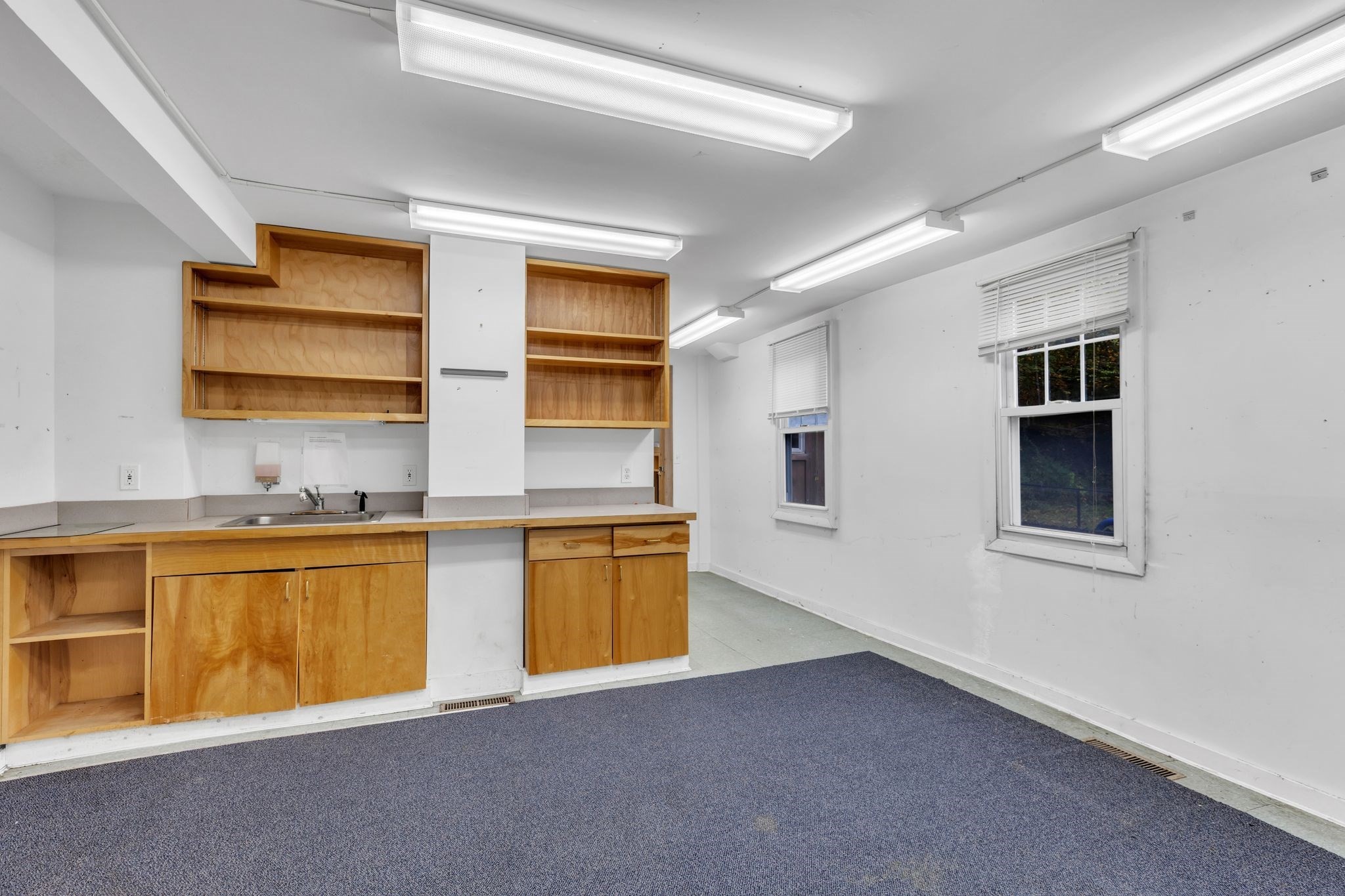 9 Russell Rd Property Photo 11