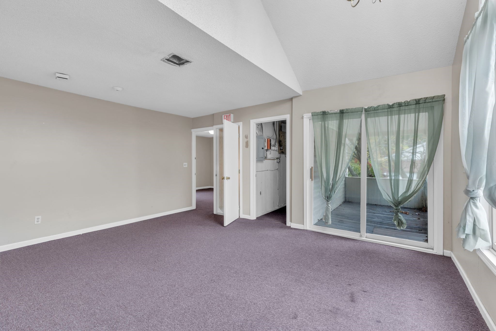 9 Russell Rd Property Photo 31