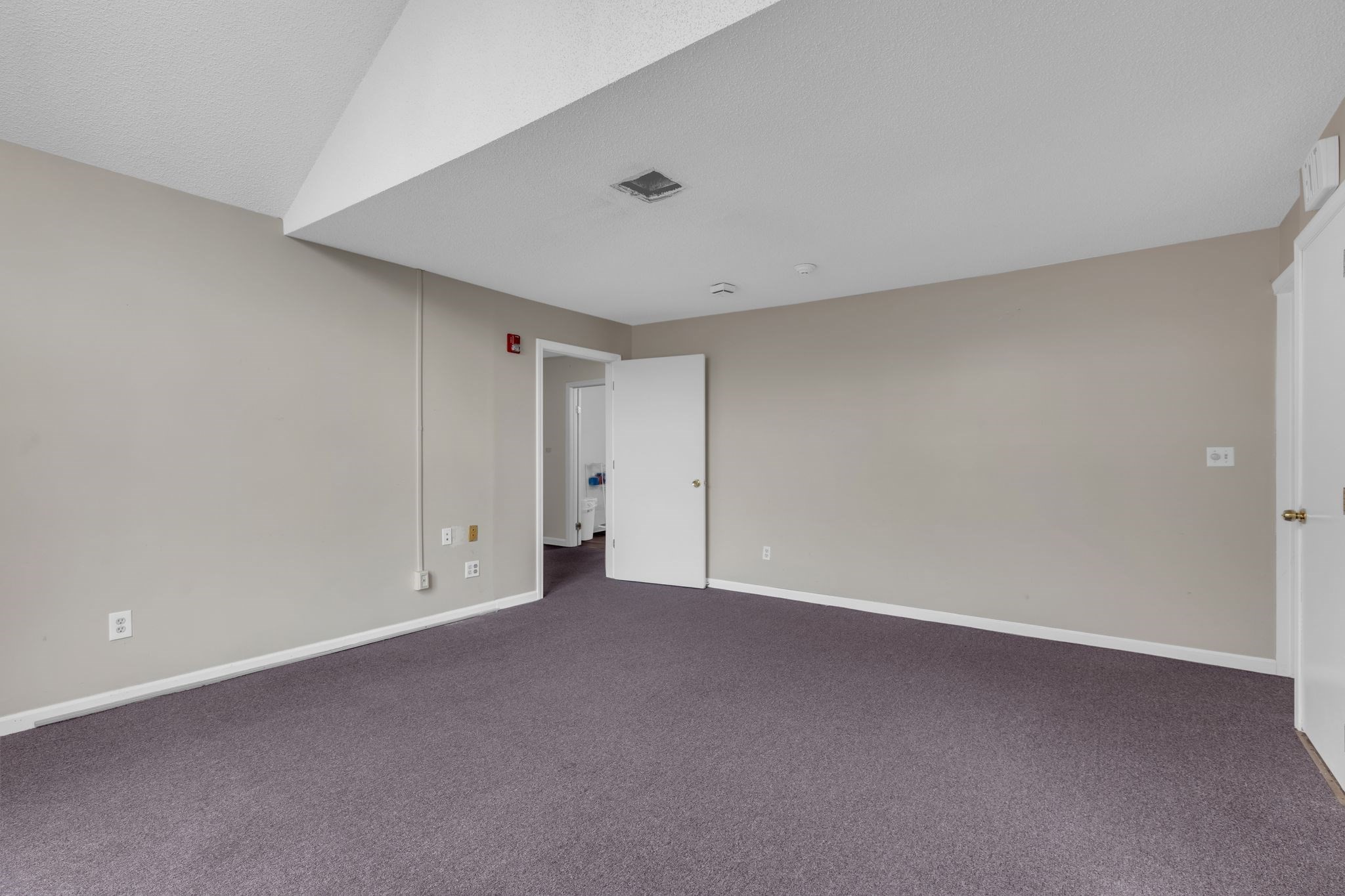 9 Russell Rd Property Photo 33