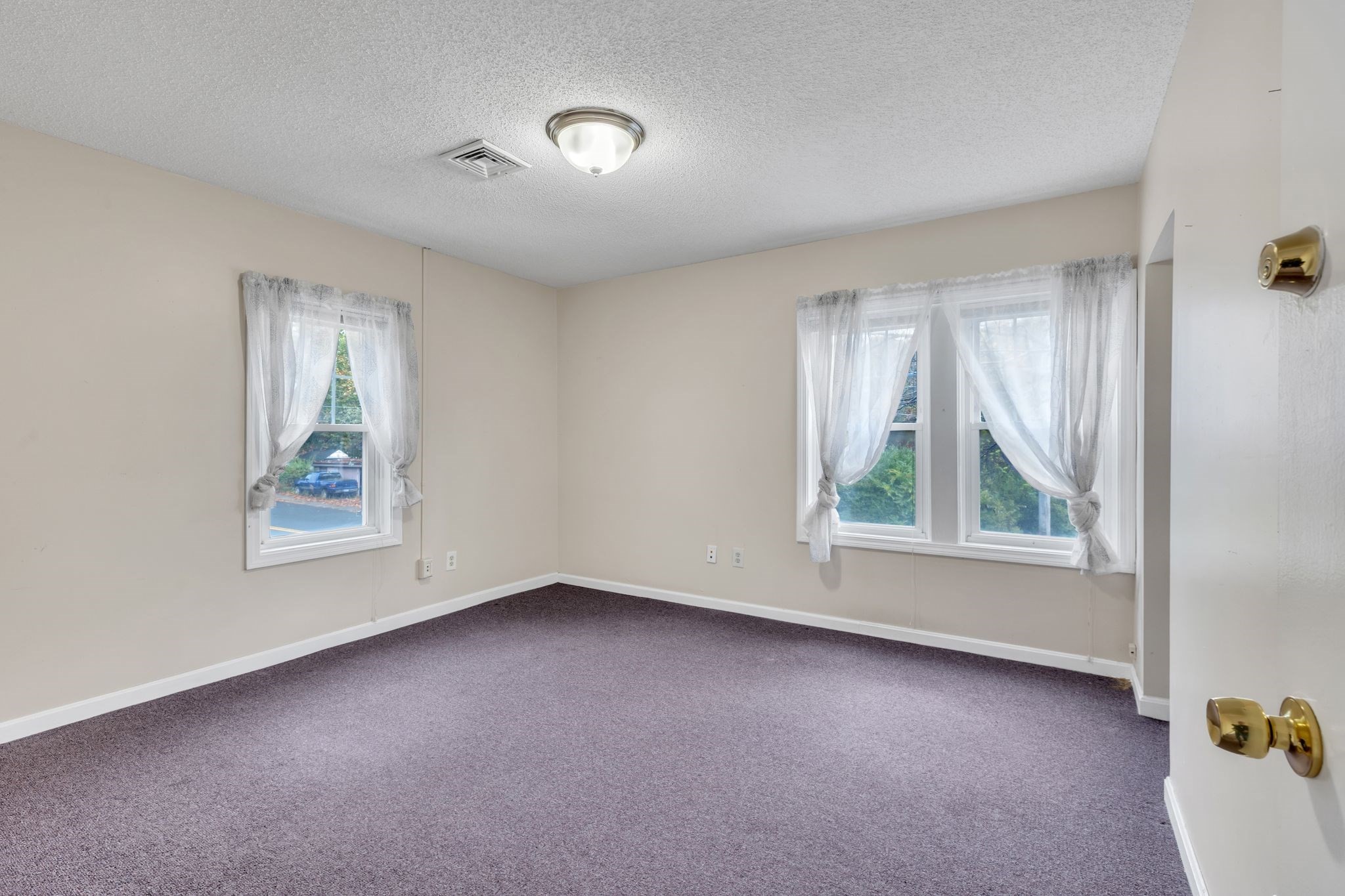 9 Russell Rd Property Photo 35