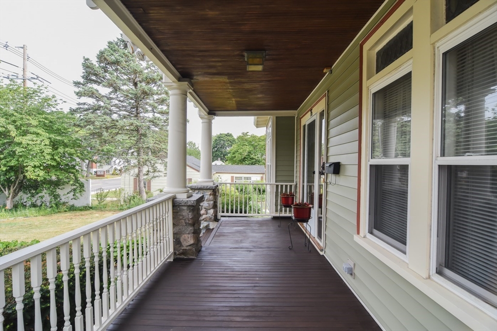 76 Washington St Property Photo 3