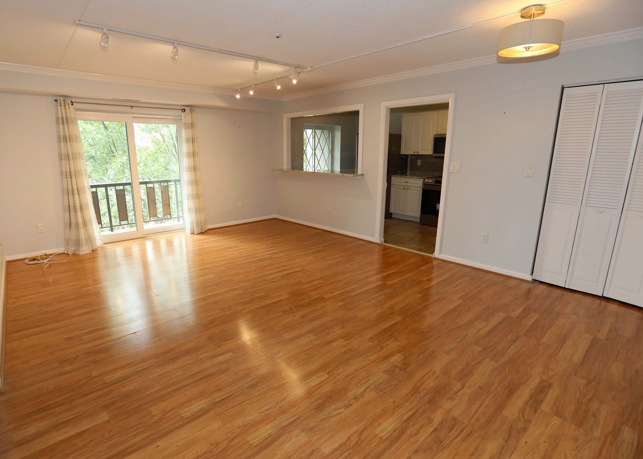62 South St # 15 Property Photo 4