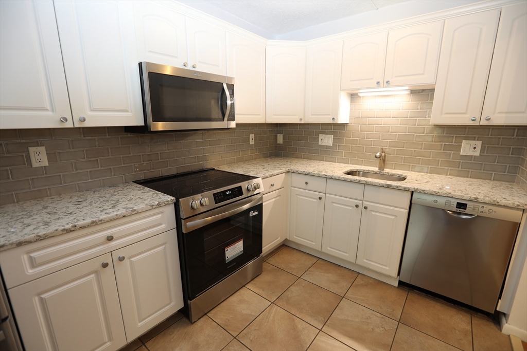 62 South St # 15 Property Photo 9