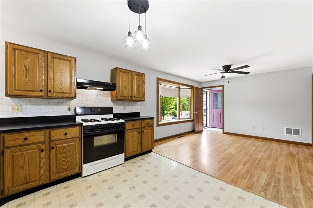 21 Pleasant Street Property Photo 24