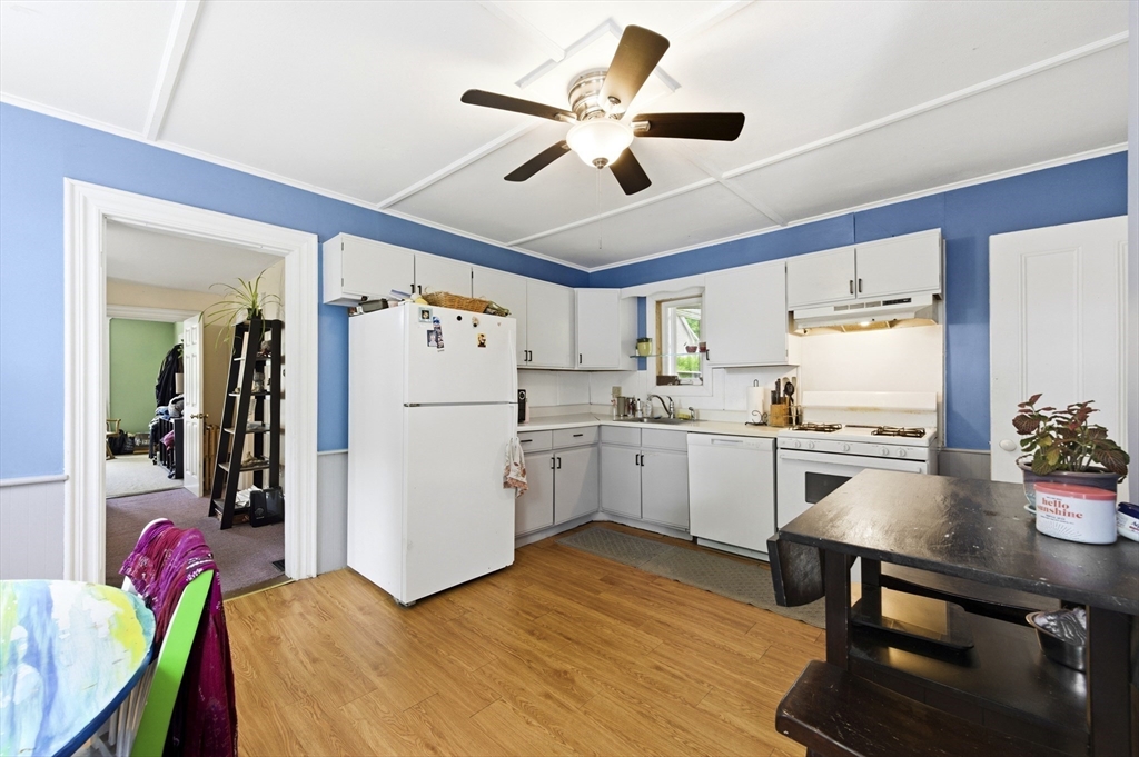 21 Pleasant Street Property Photo 28