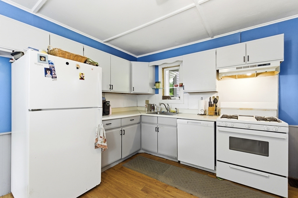 21 Pleasant Street Property Photo 29