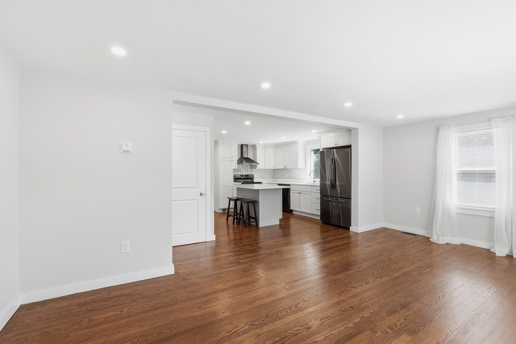 8 Millbury Terrace Property Photo 4