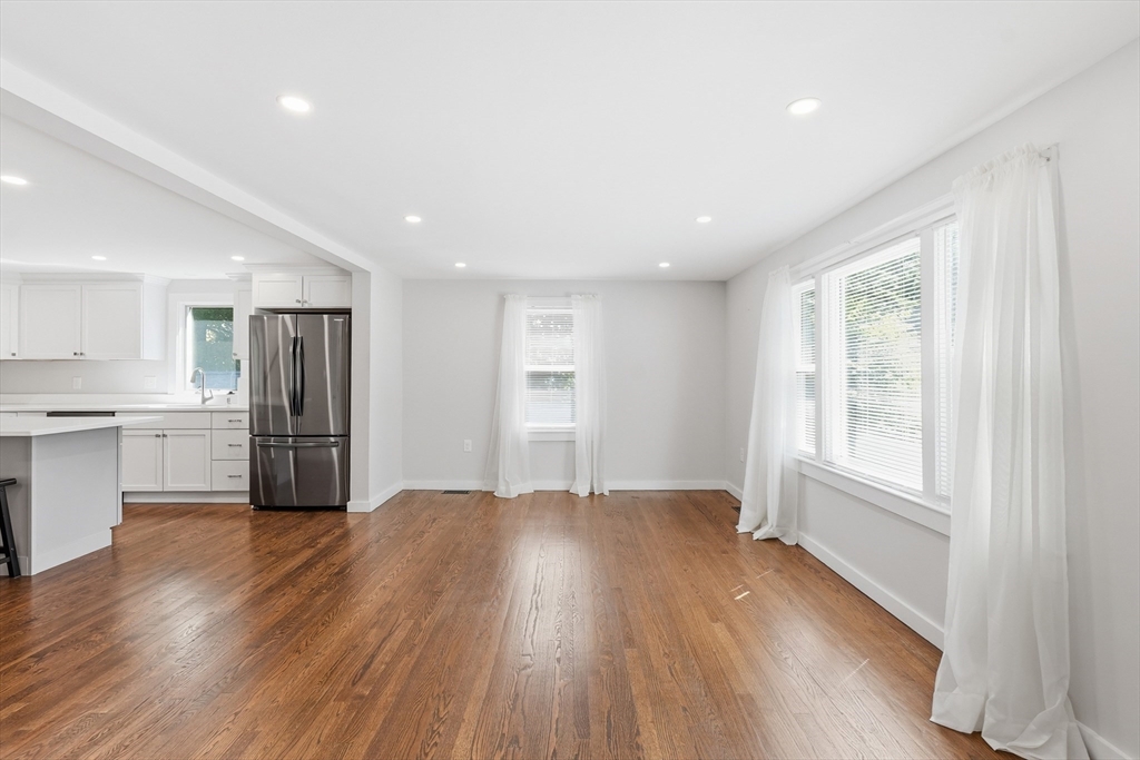 8 Millbury Terrace Property Photo 5