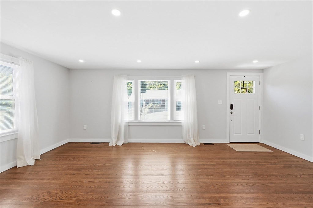 8 Millbury Terrace Property Photo 7