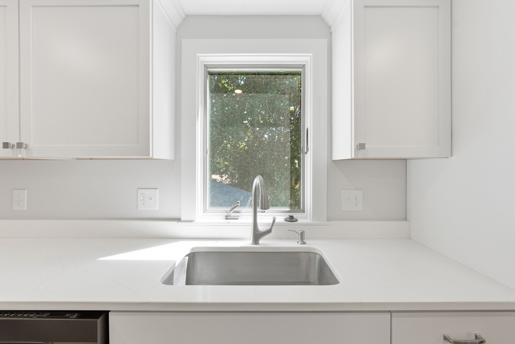 8 Millbury Terrace Property Photo 13