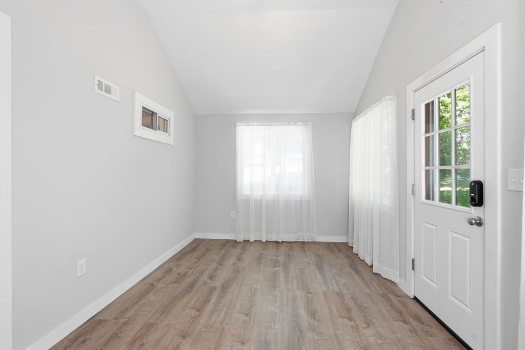 8 Millbury Terrace Property Photo 15