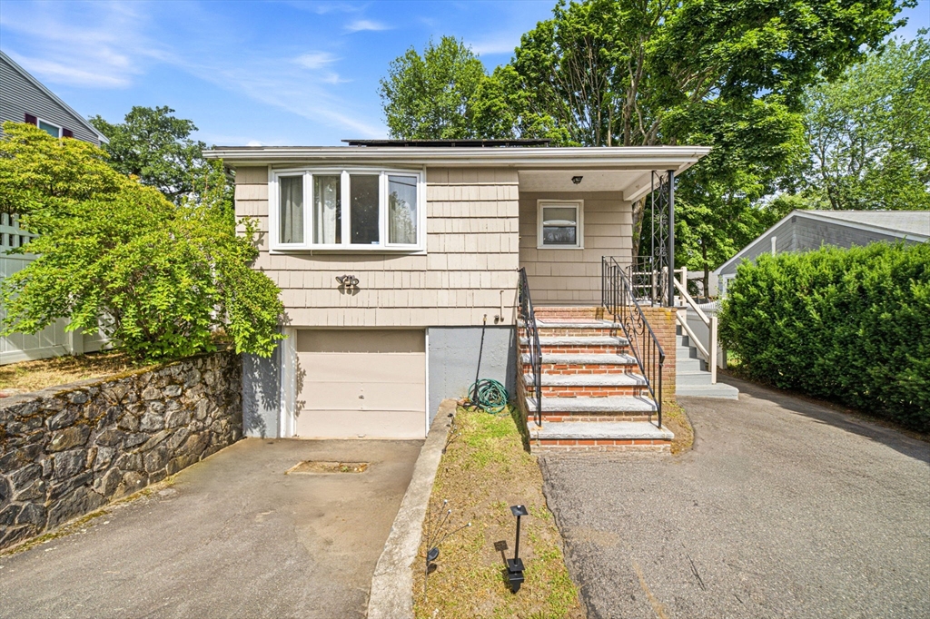 33 Fairchild Ave Property Photo 1