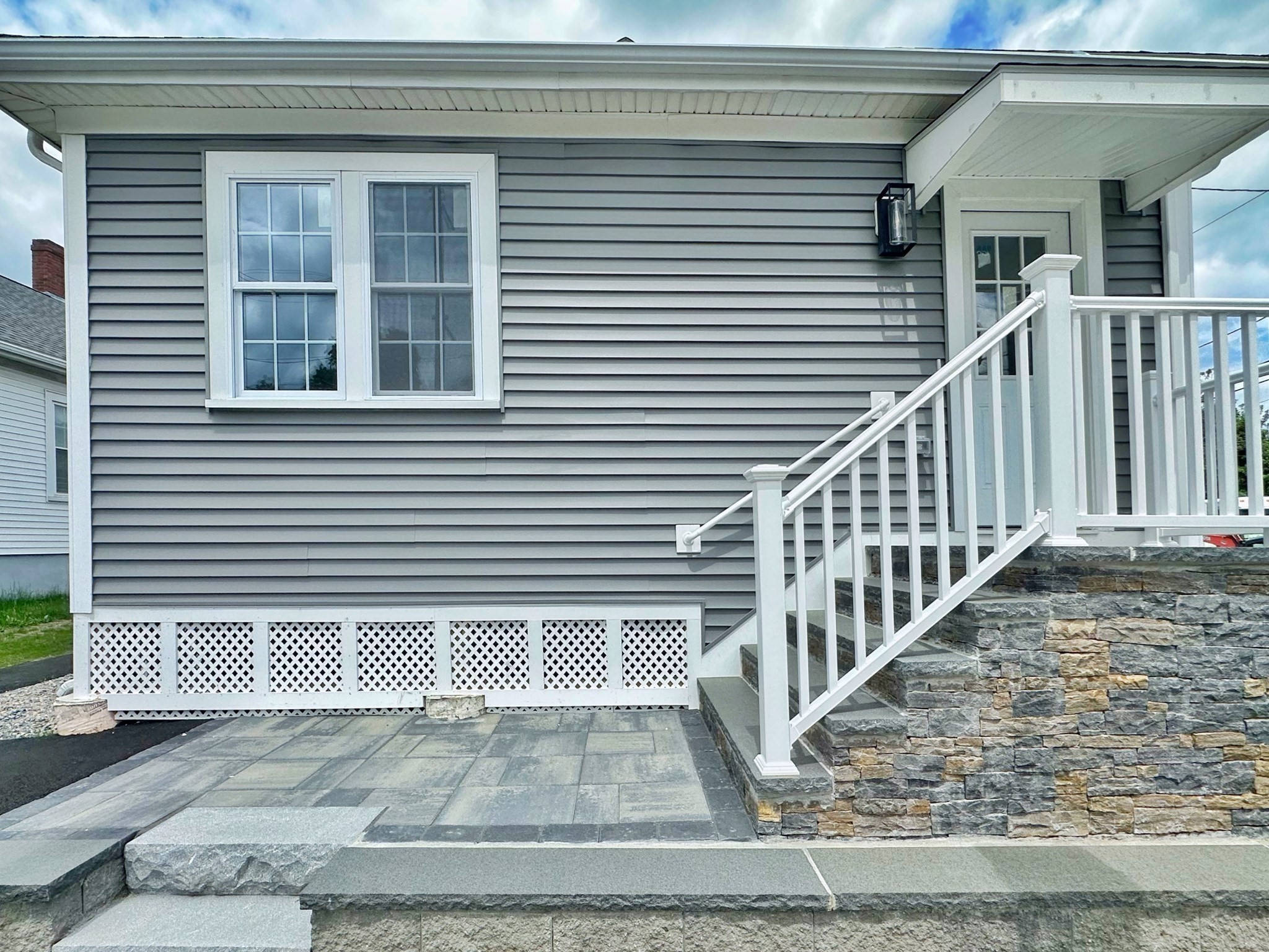 338 Sea St Property Photo 2