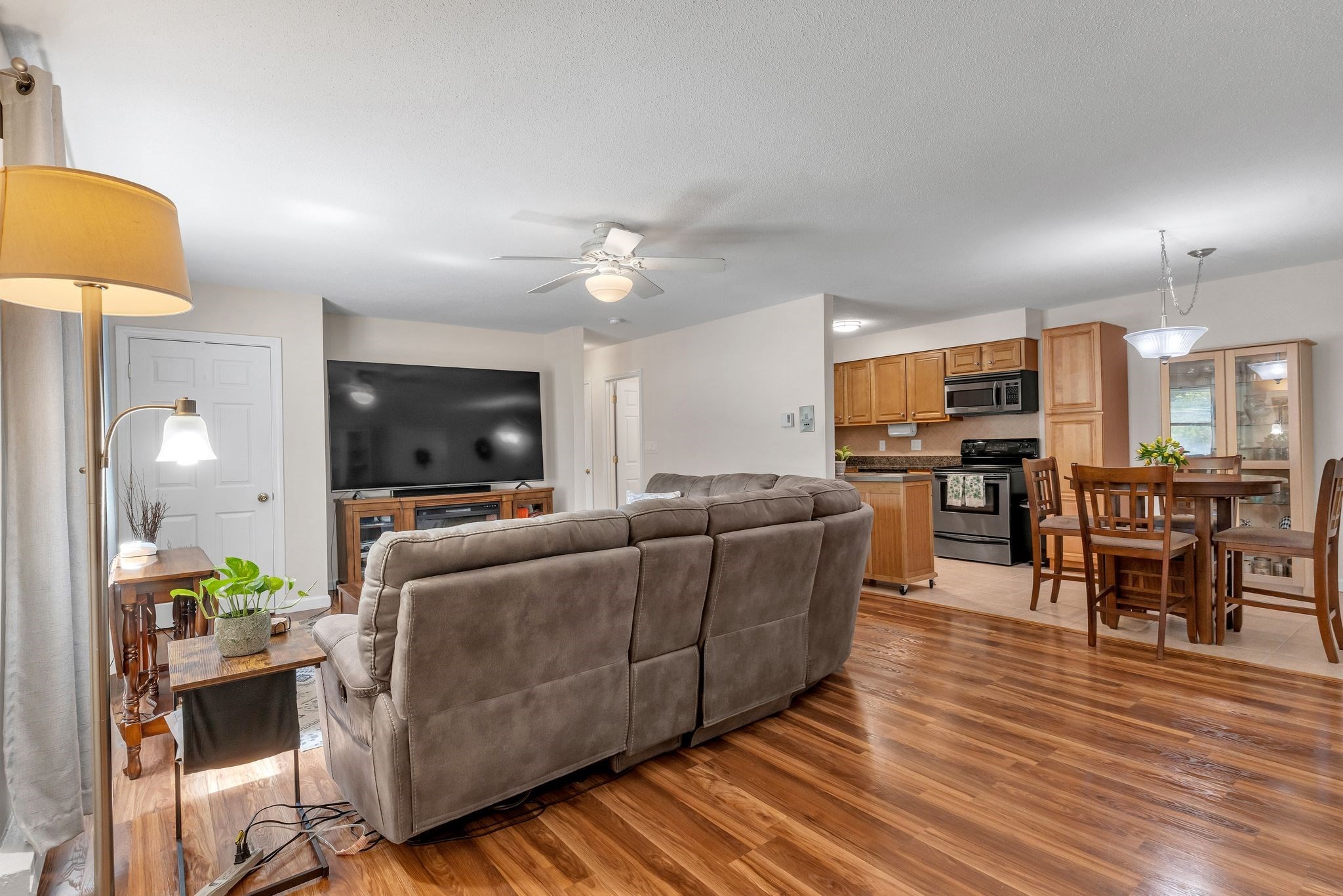 18 Dailey St # H Property Photo 15