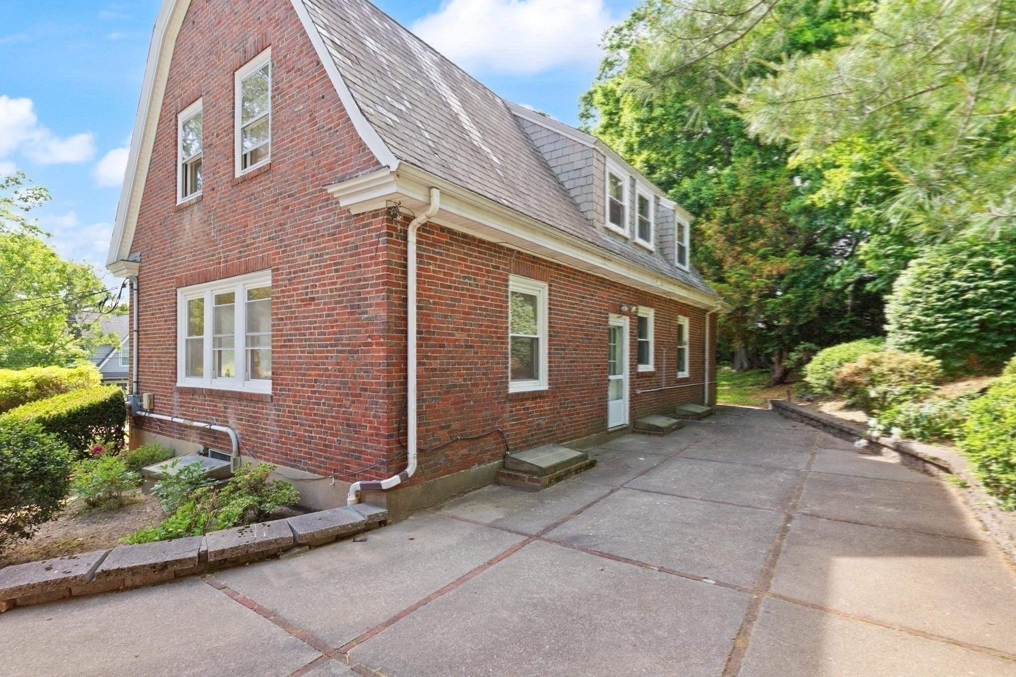 35 Arden Road Property Photo 8