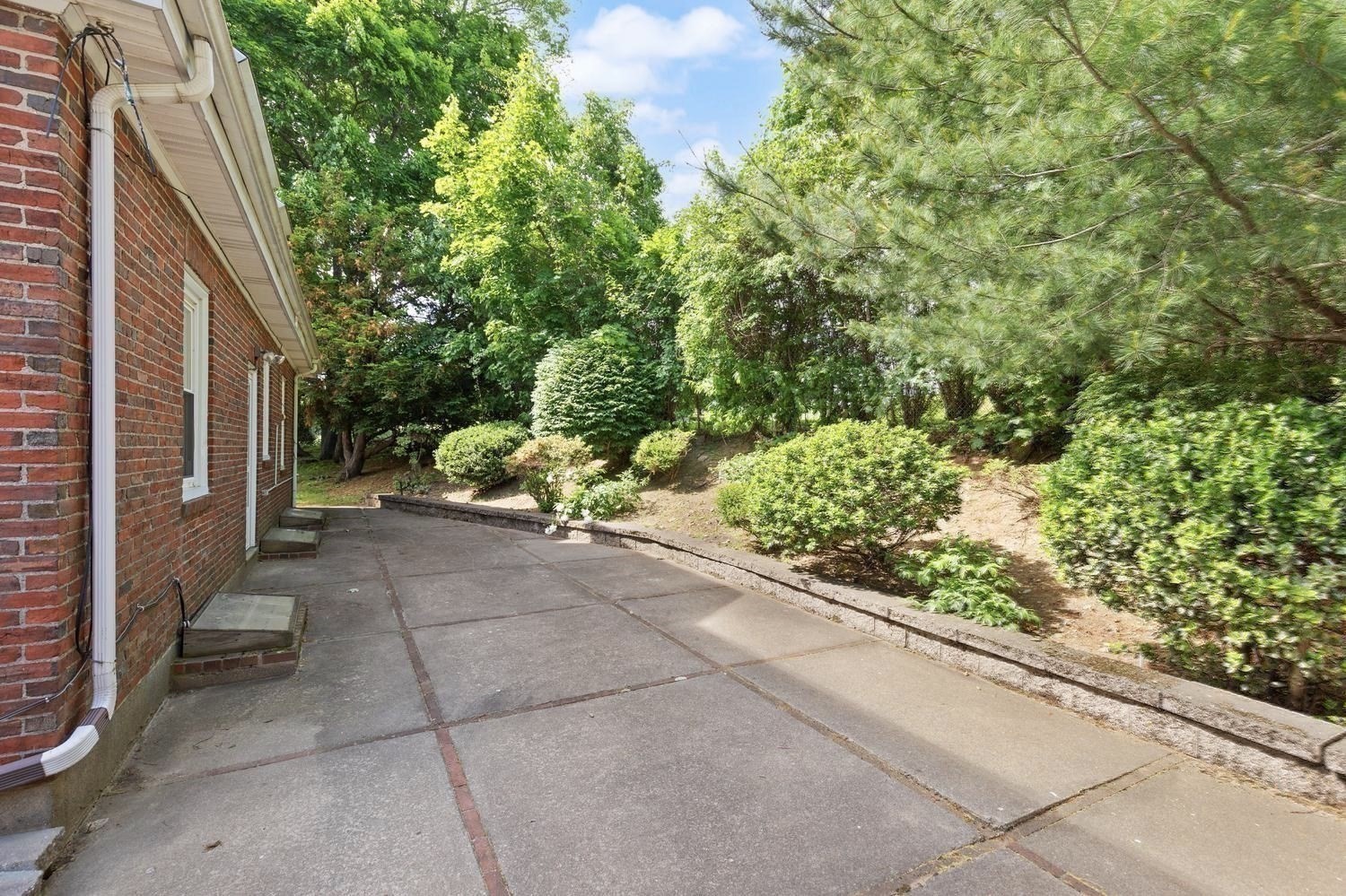 35 Arden Road Property Photo 33