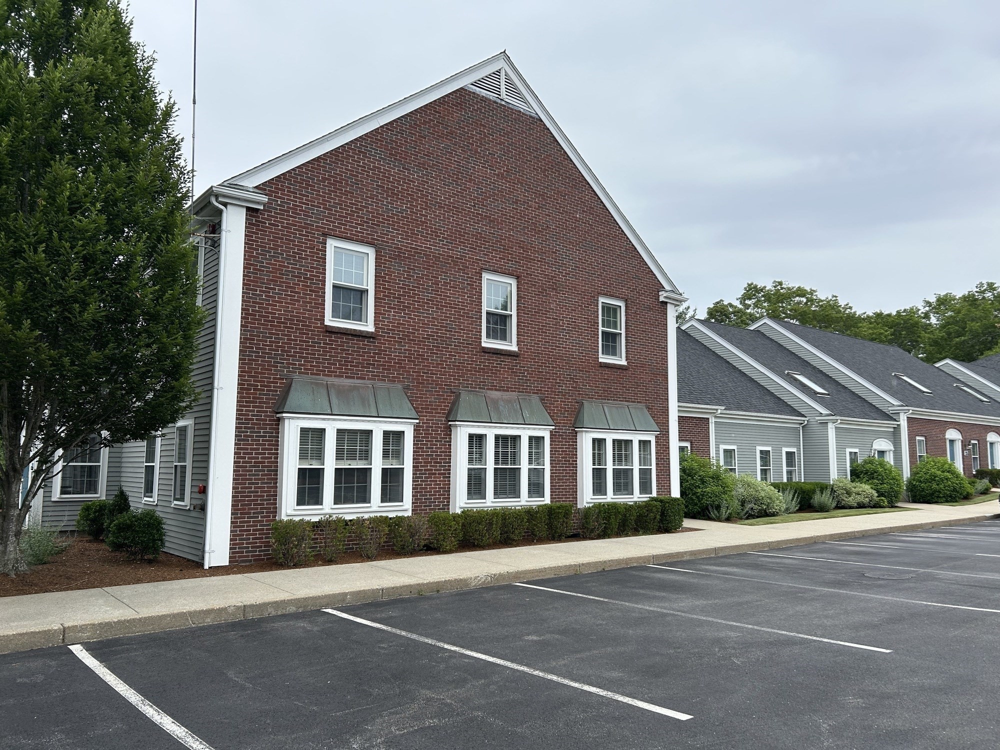 475 School St Property Photo 2