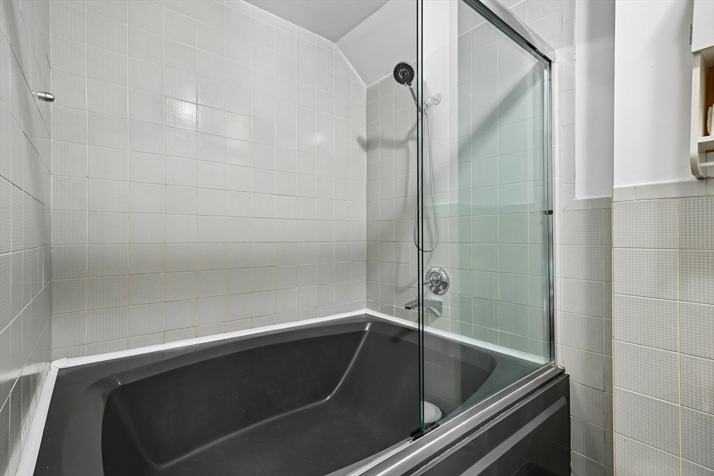 325 Mammoth Rd # 3 Property Photo 21