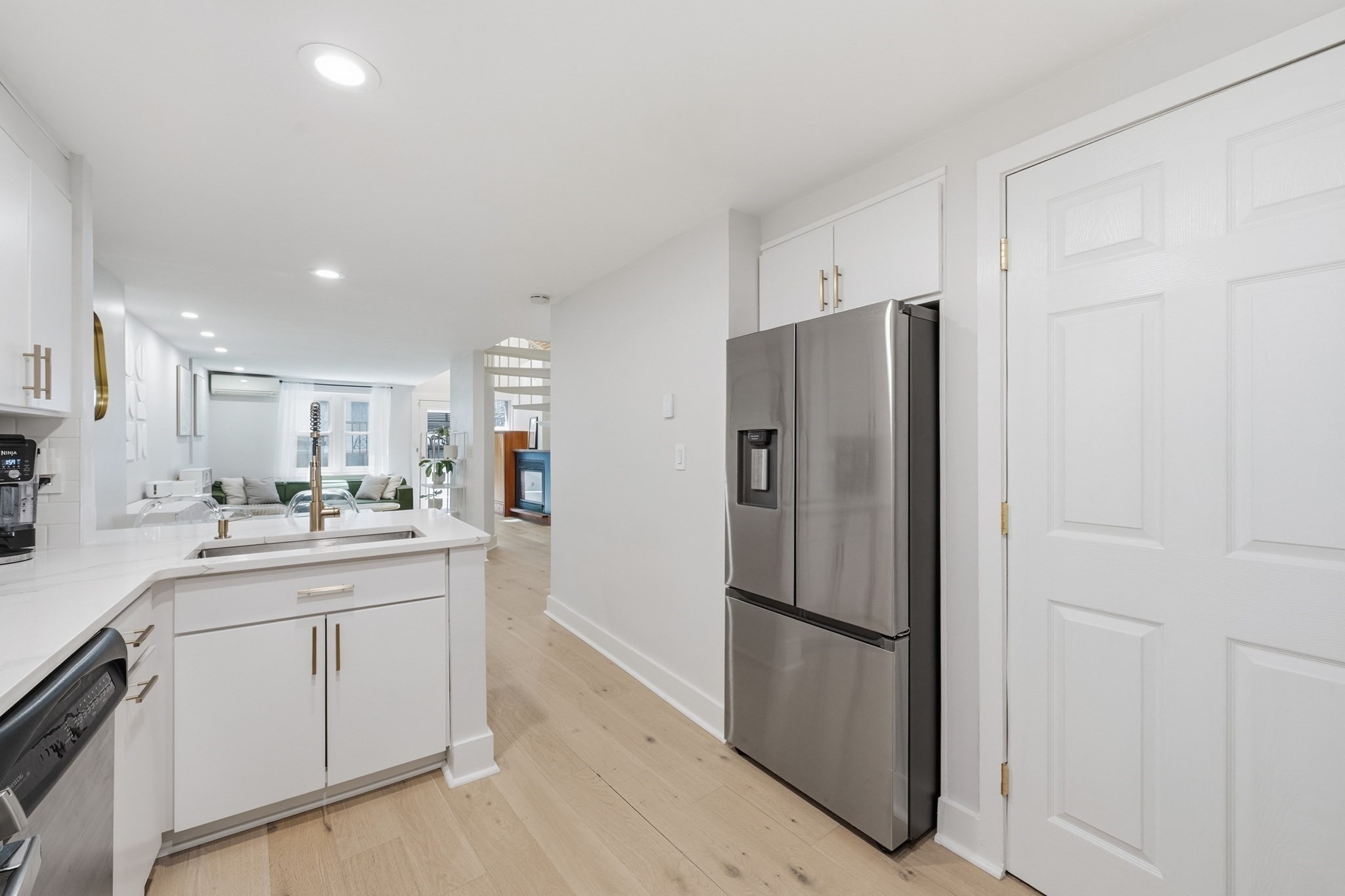 15 Cazenove St # 1 Property Photo 10