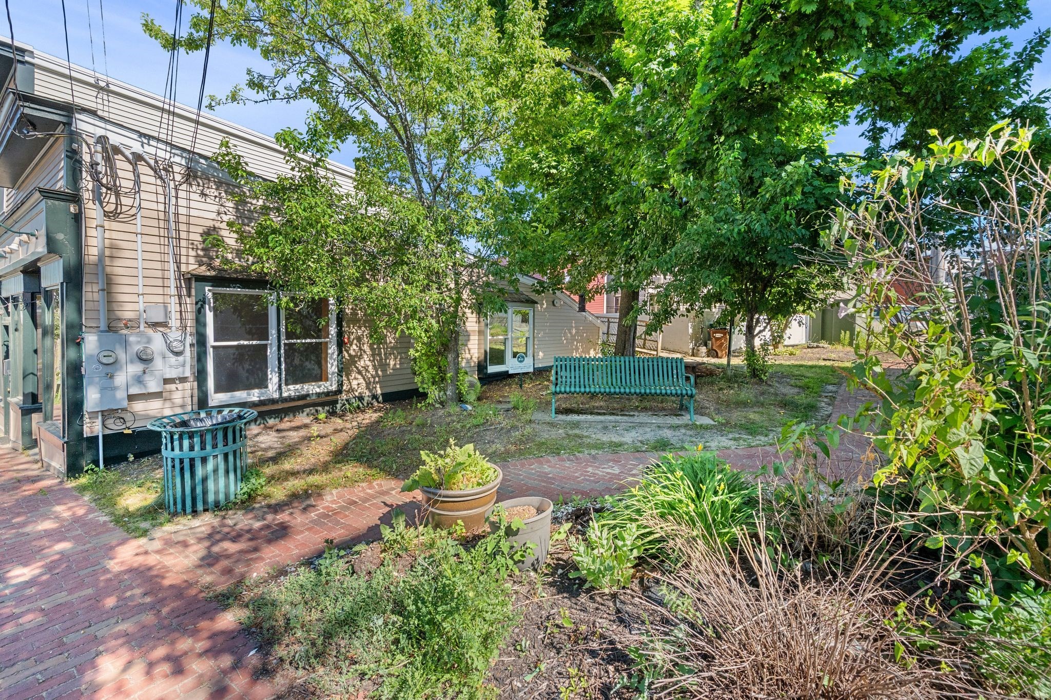14-16-18 Friend St Property Photo 4