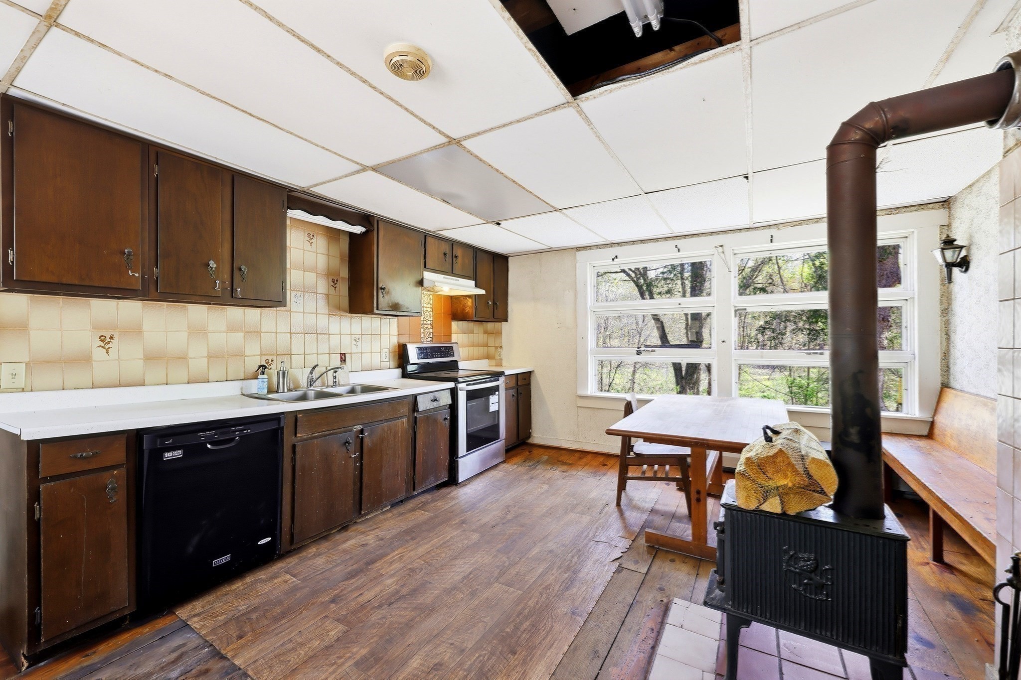 42 Shutesbury Rd Property Photo 12