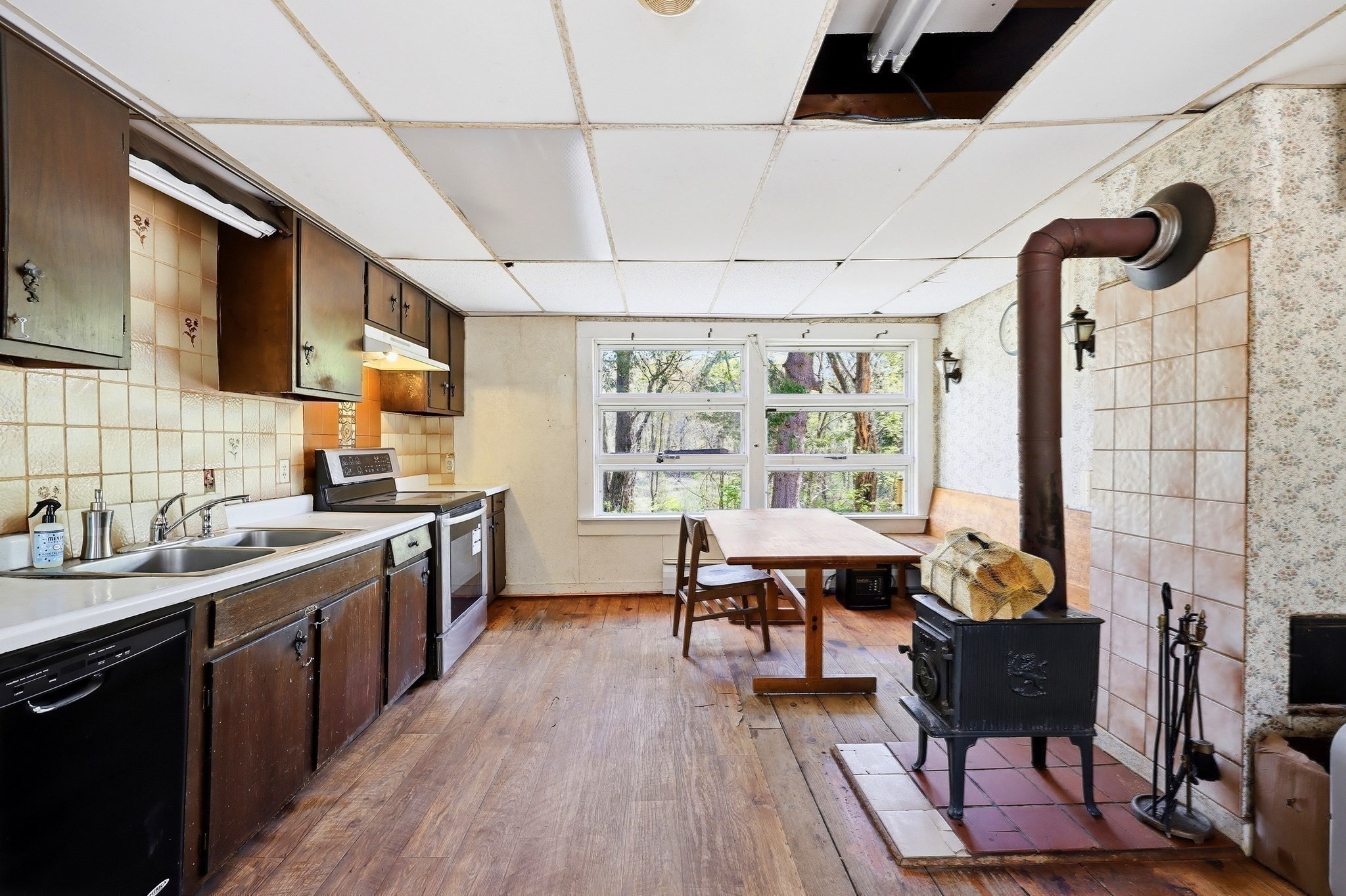 42 Shutesbury Rd Property Photo 13