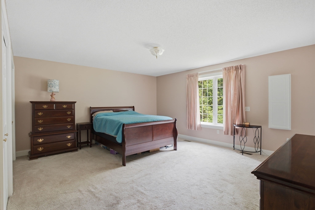 593 Southwick St Property Photo 17