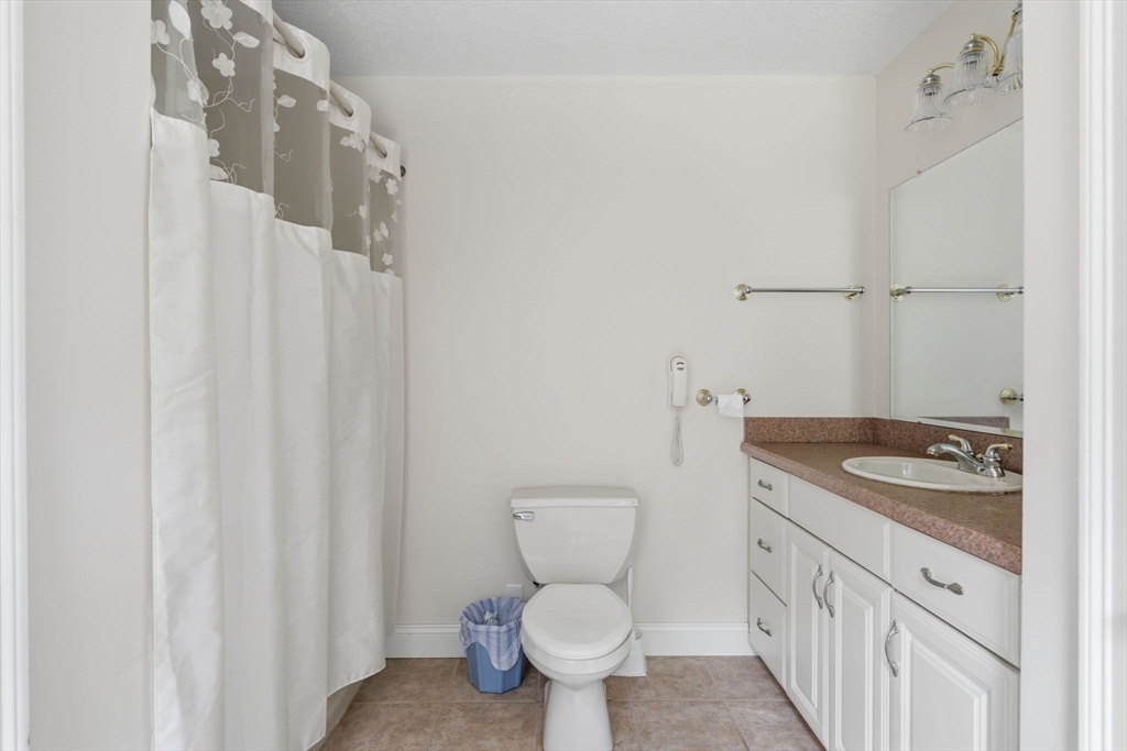 593 Southwick St Property Photo 20