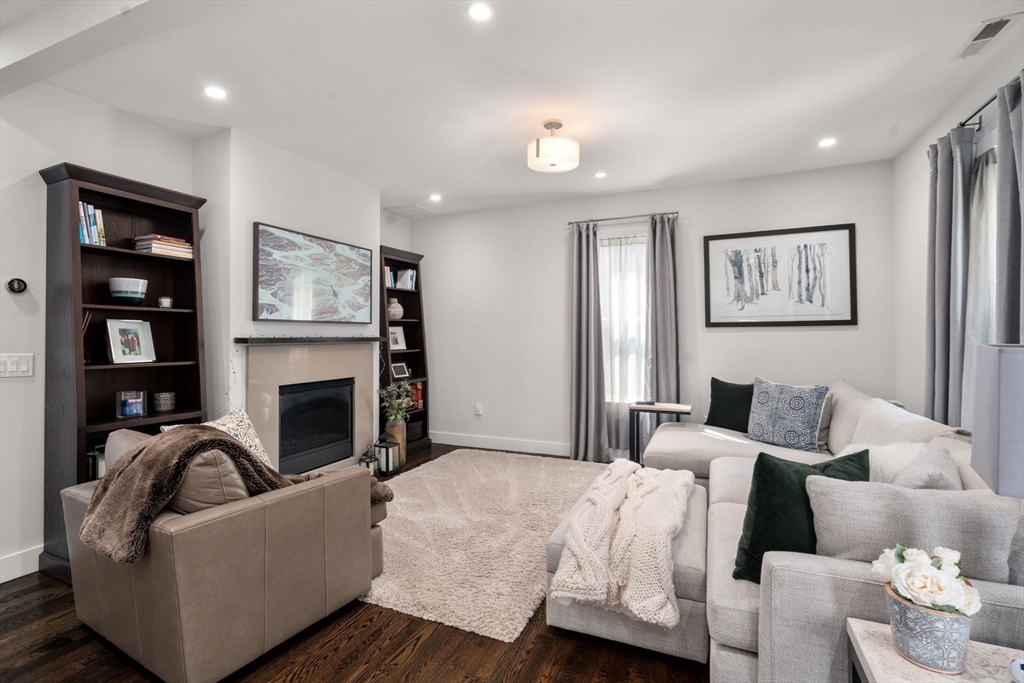 59 Mozart St # 2 Property Photo 1