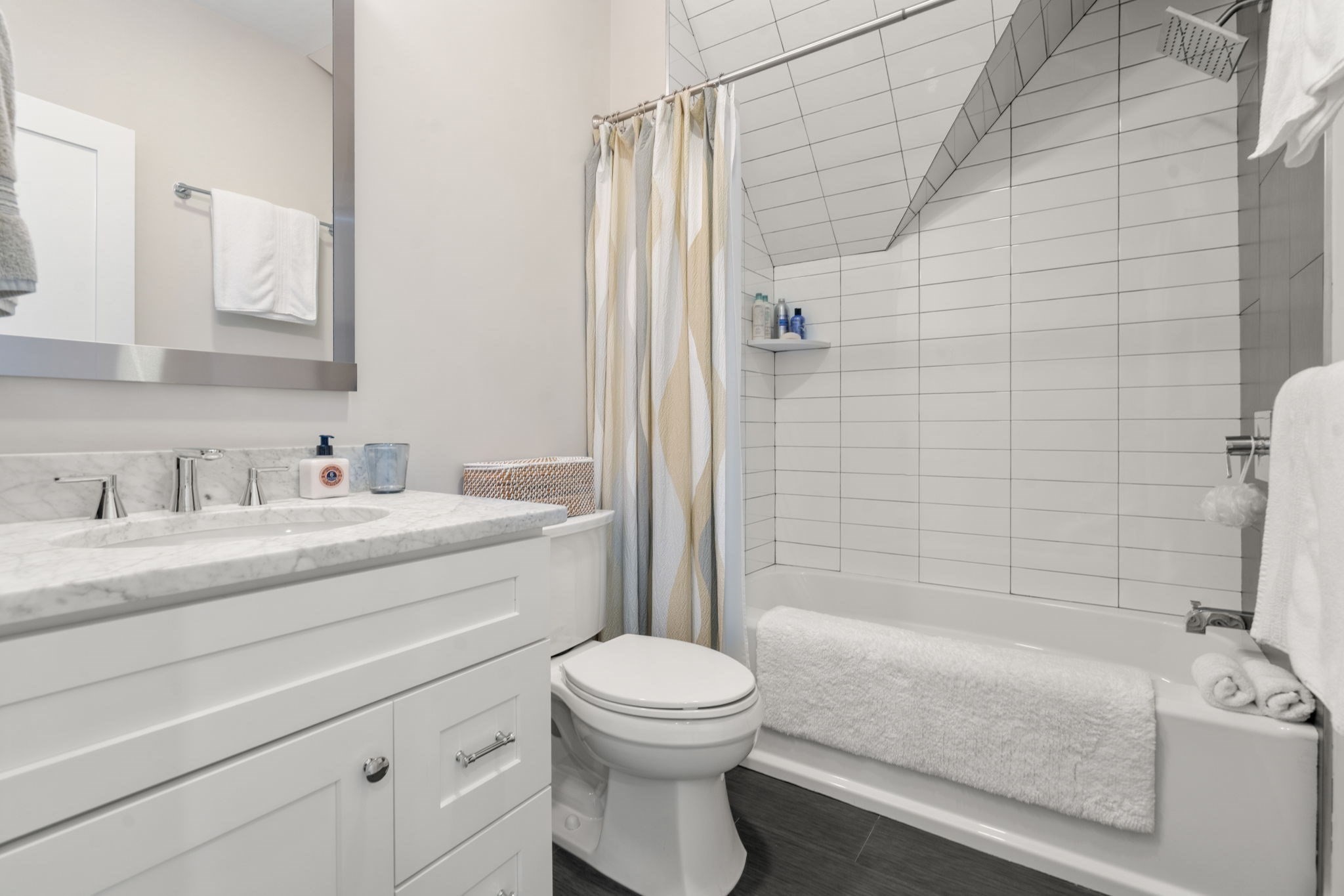59 Mozart St # 2 Property Photo 17