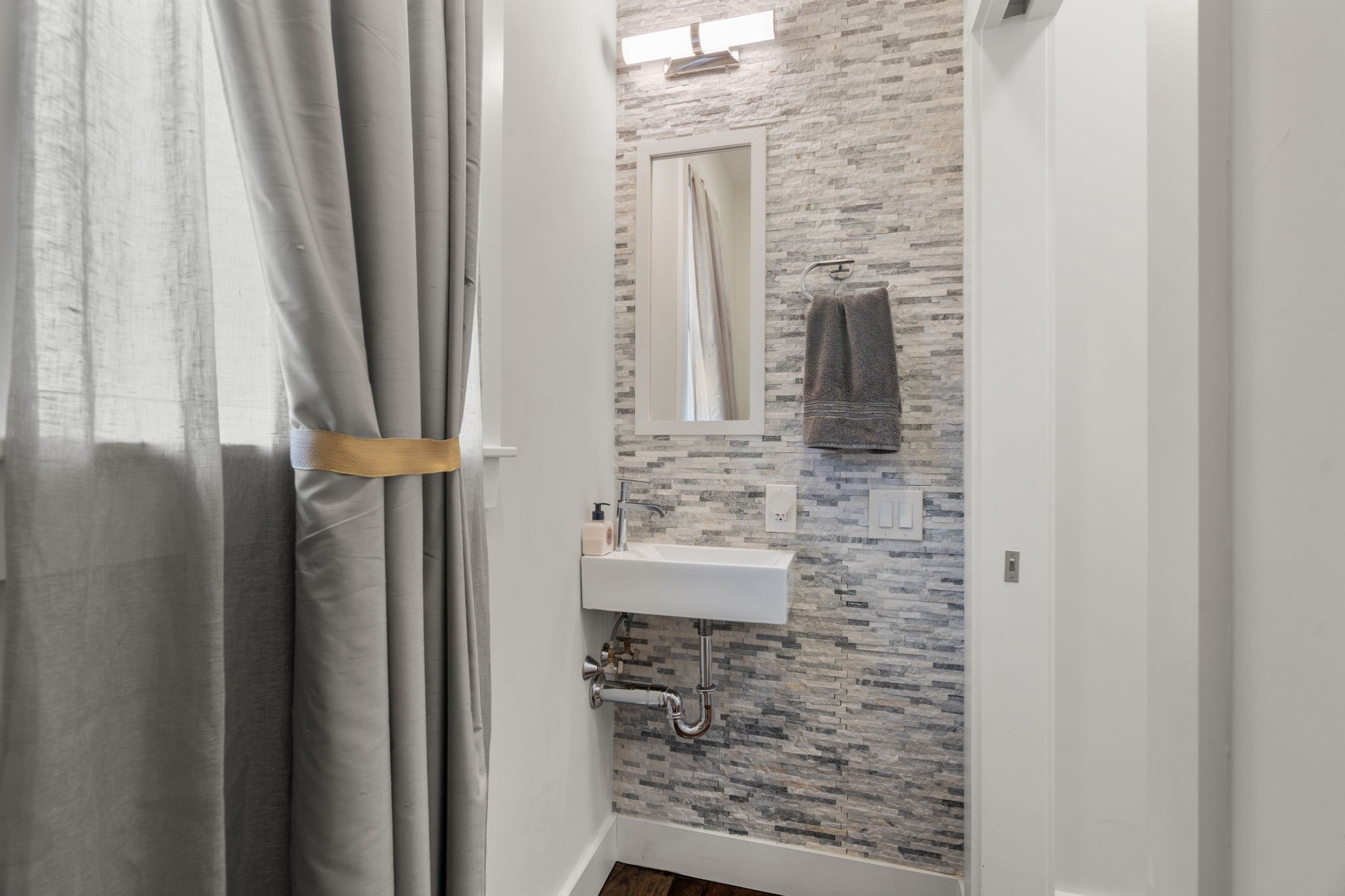 59 Mozart St # 2 Property Photo 18