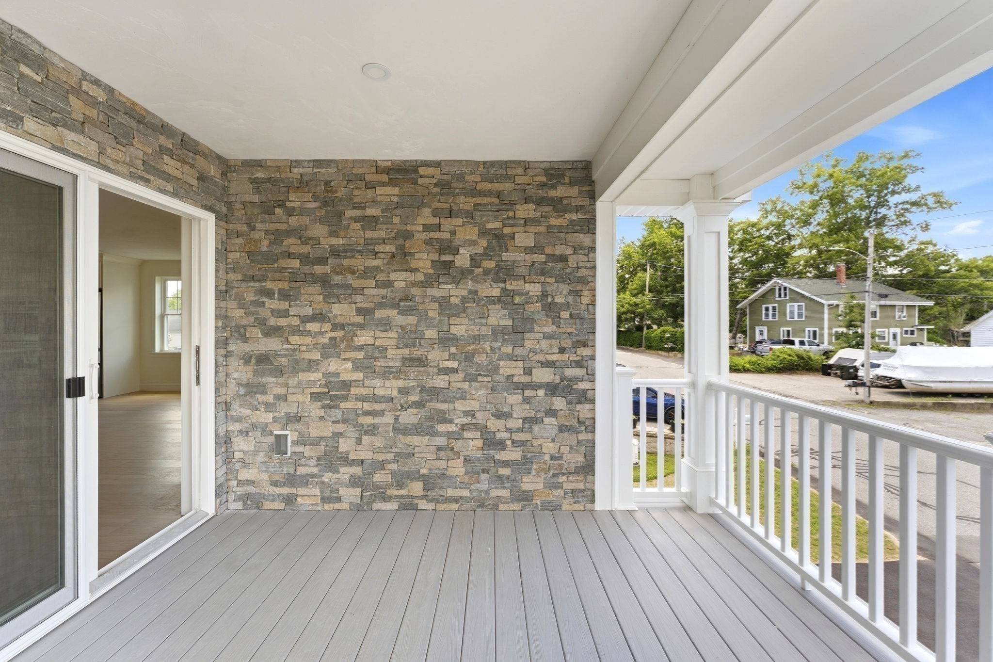 36 Colonial Rd. Property Photo 4