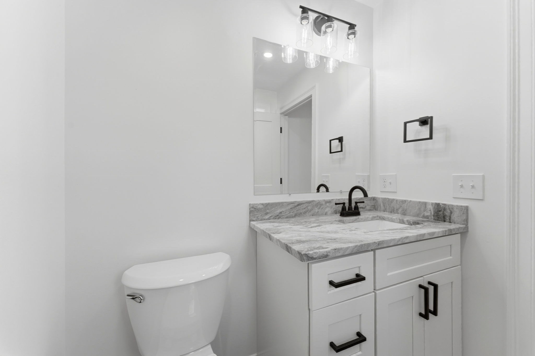36 Colonial Rd. Property Photo 16