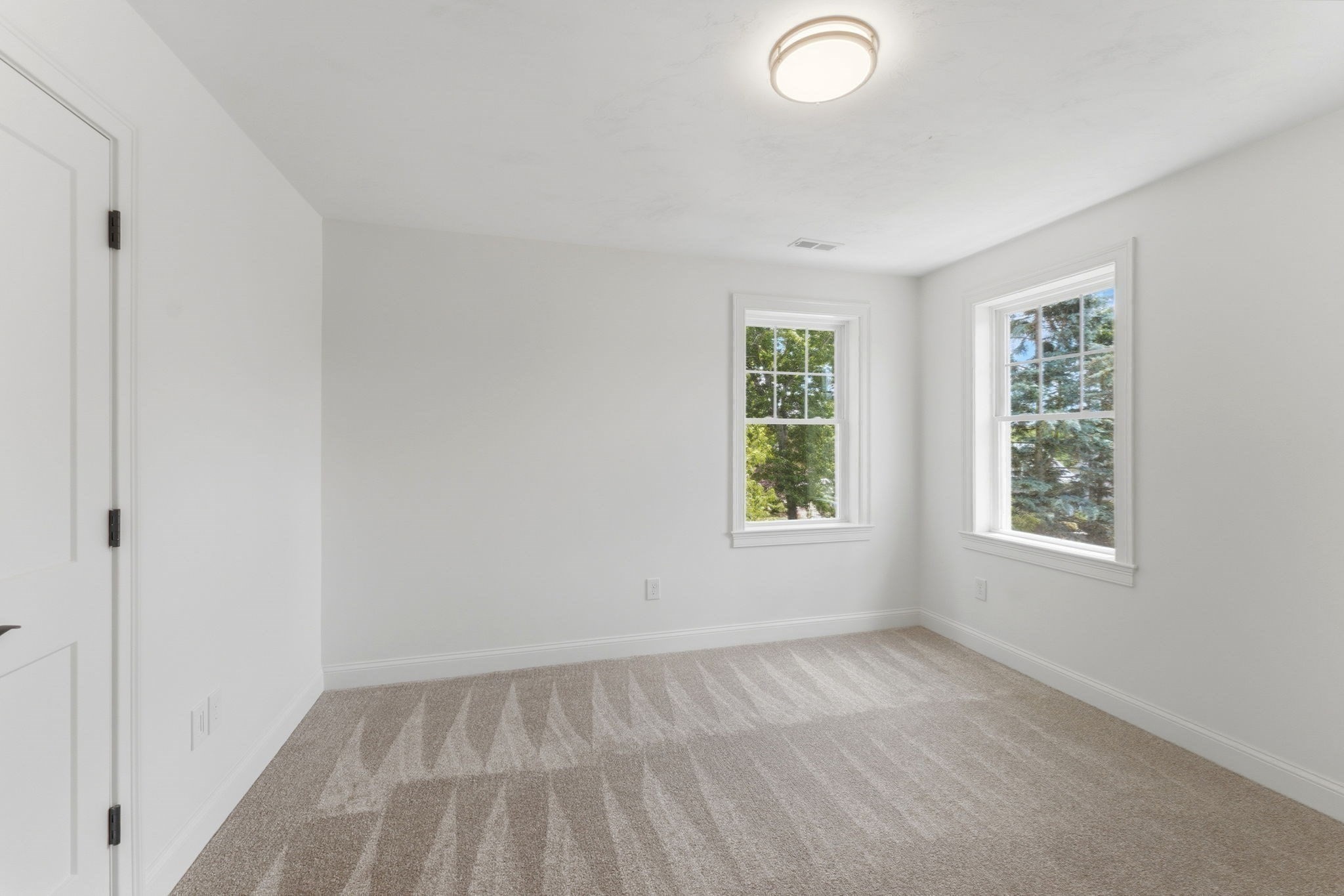 36 Colonial Rd. Property Photo 22