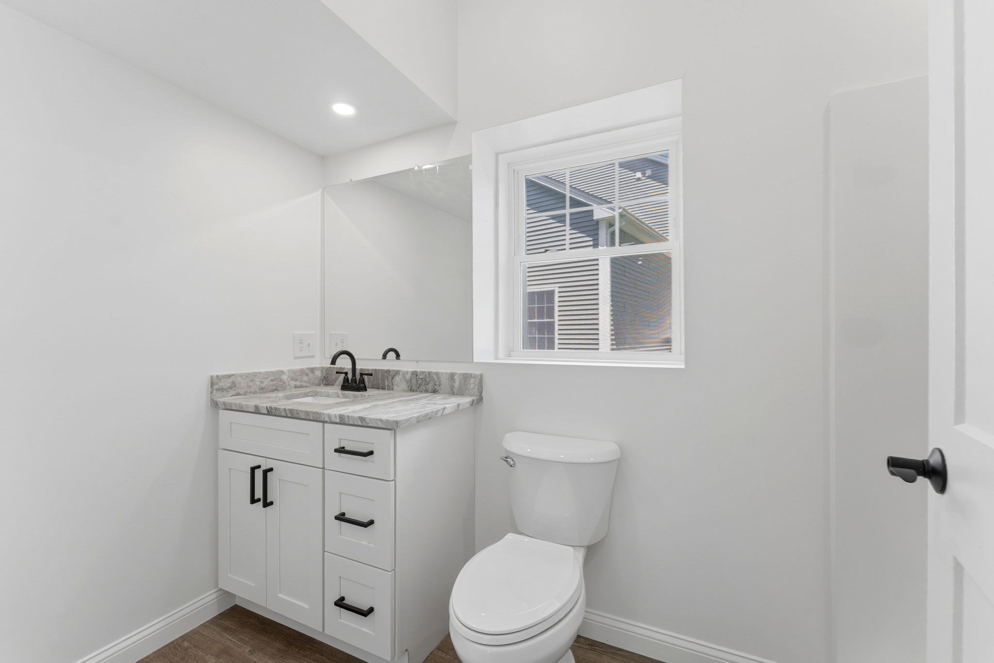 36 Colonial Rd. Property Photo 33