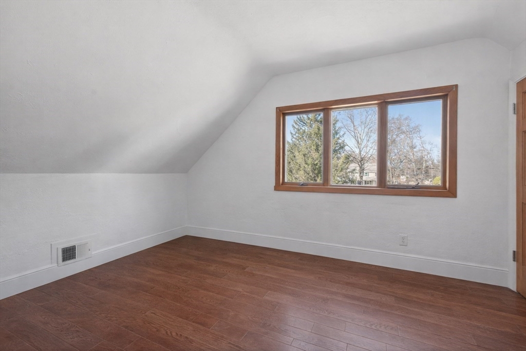 436 Reservoir St Property Photo 32