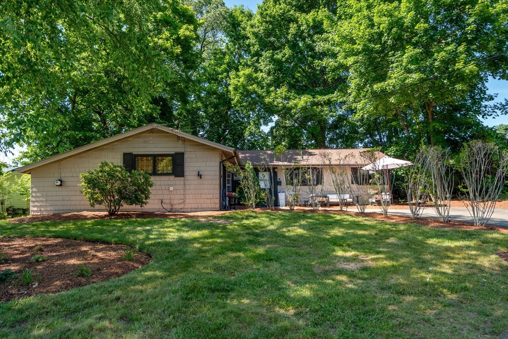 11 Ruth Dr Property Photo 1