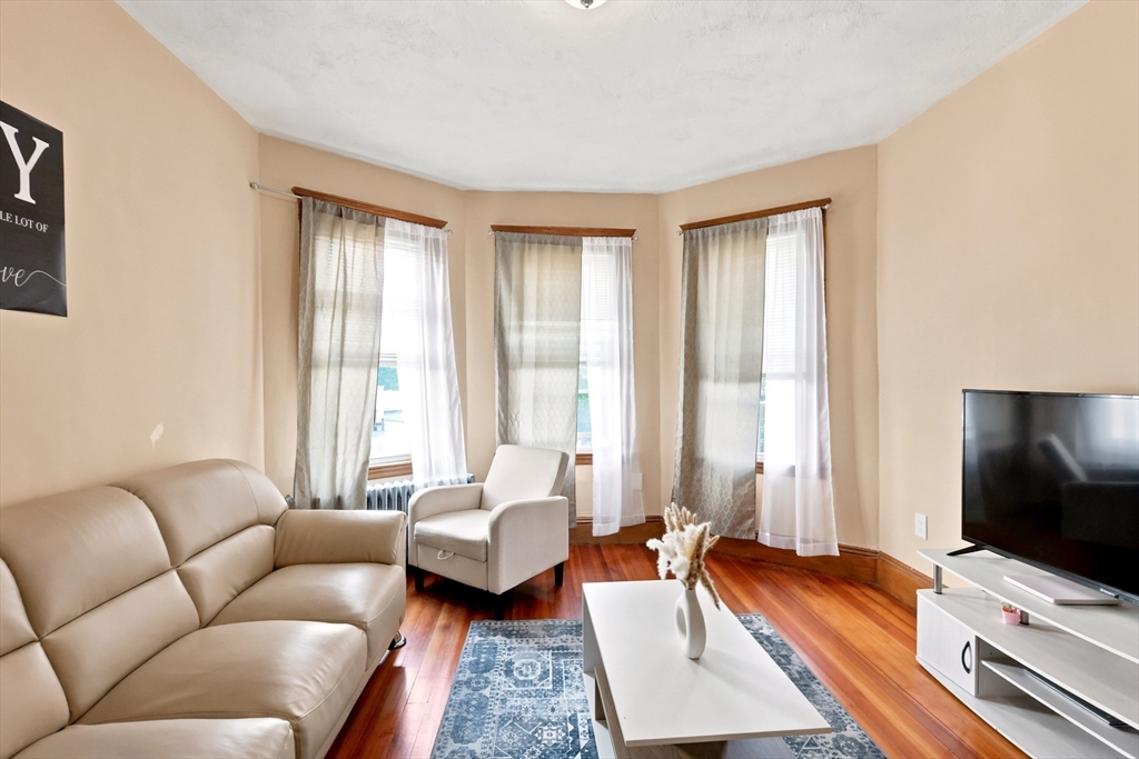 5 Rowell St Property Photo 9