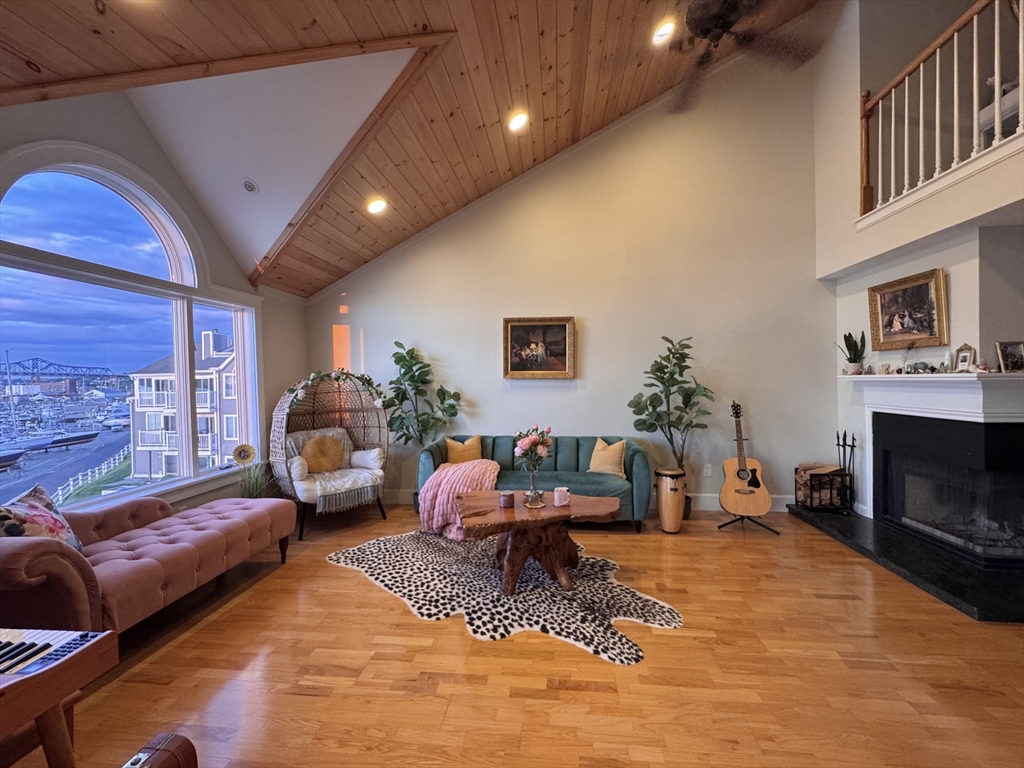 700 Shore Dr # 306 Property Photo 1