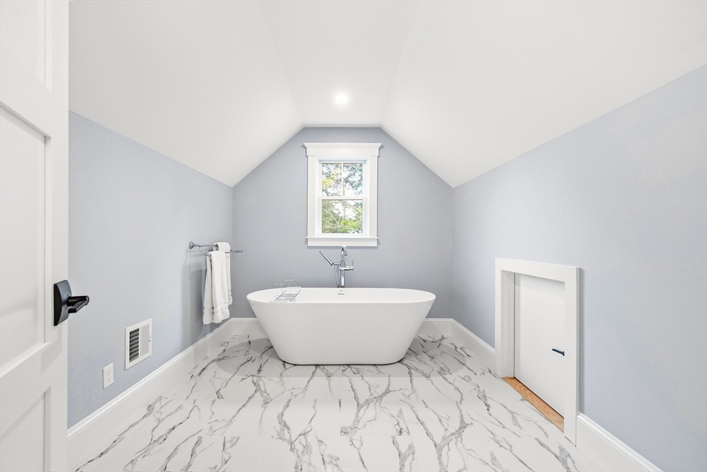 4 Whitcomb Street Property Photo 22
