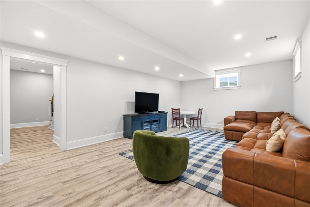 4 Whitcomb Street Property Photo 33