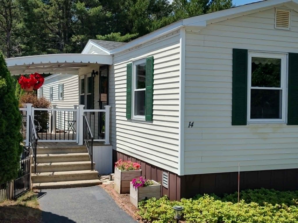 14 Narragansett Drive Property Photo 1