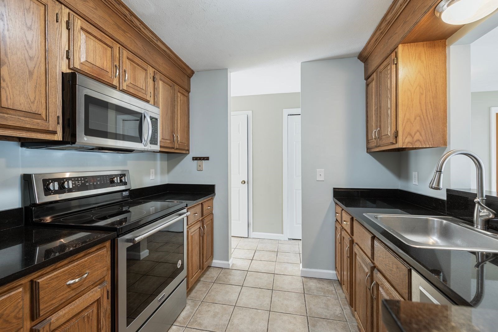 2205 Boston Road # I81 Property Photo 4