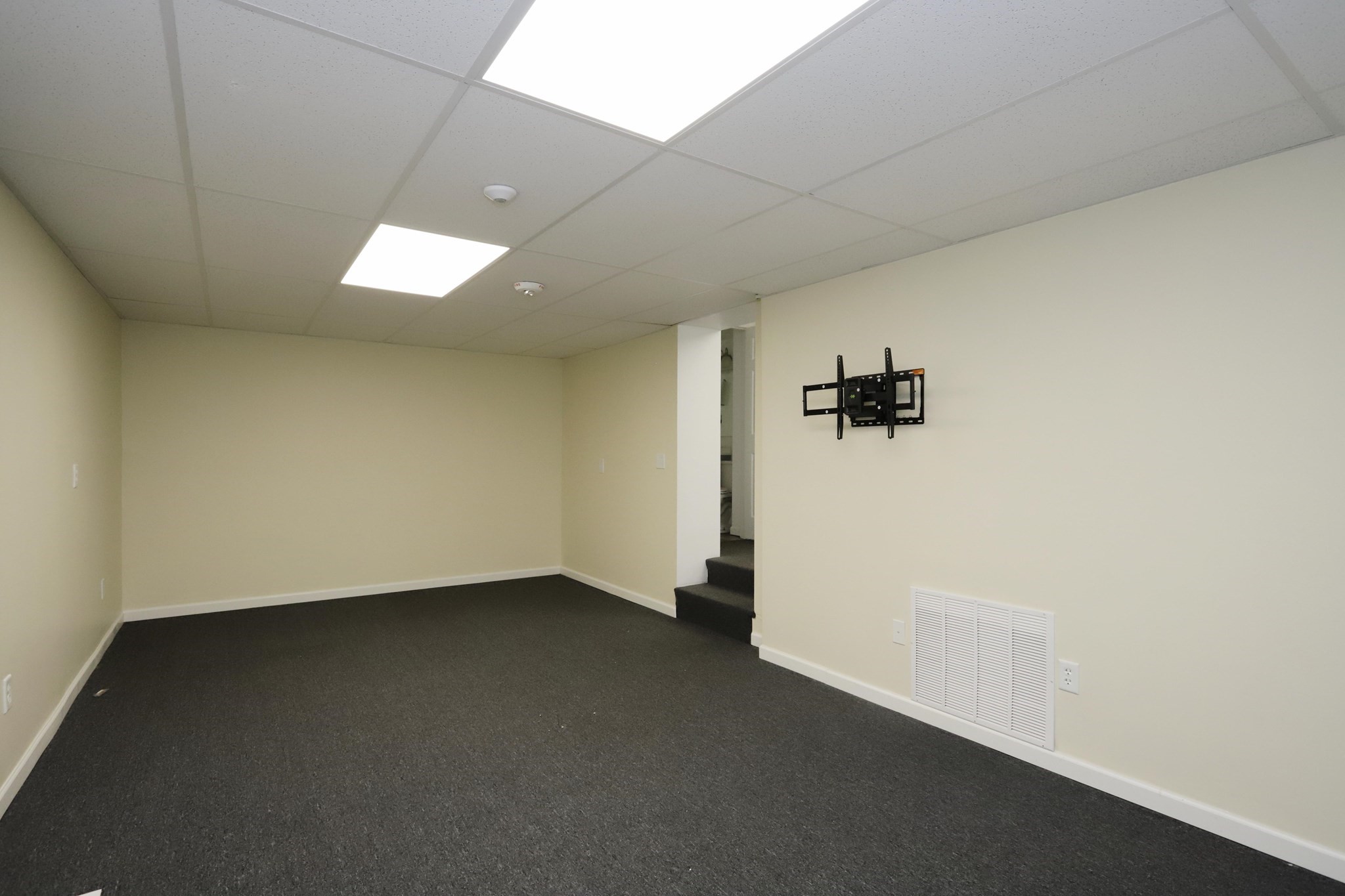 489a-b Ashley Blvd # B Property Photo 24