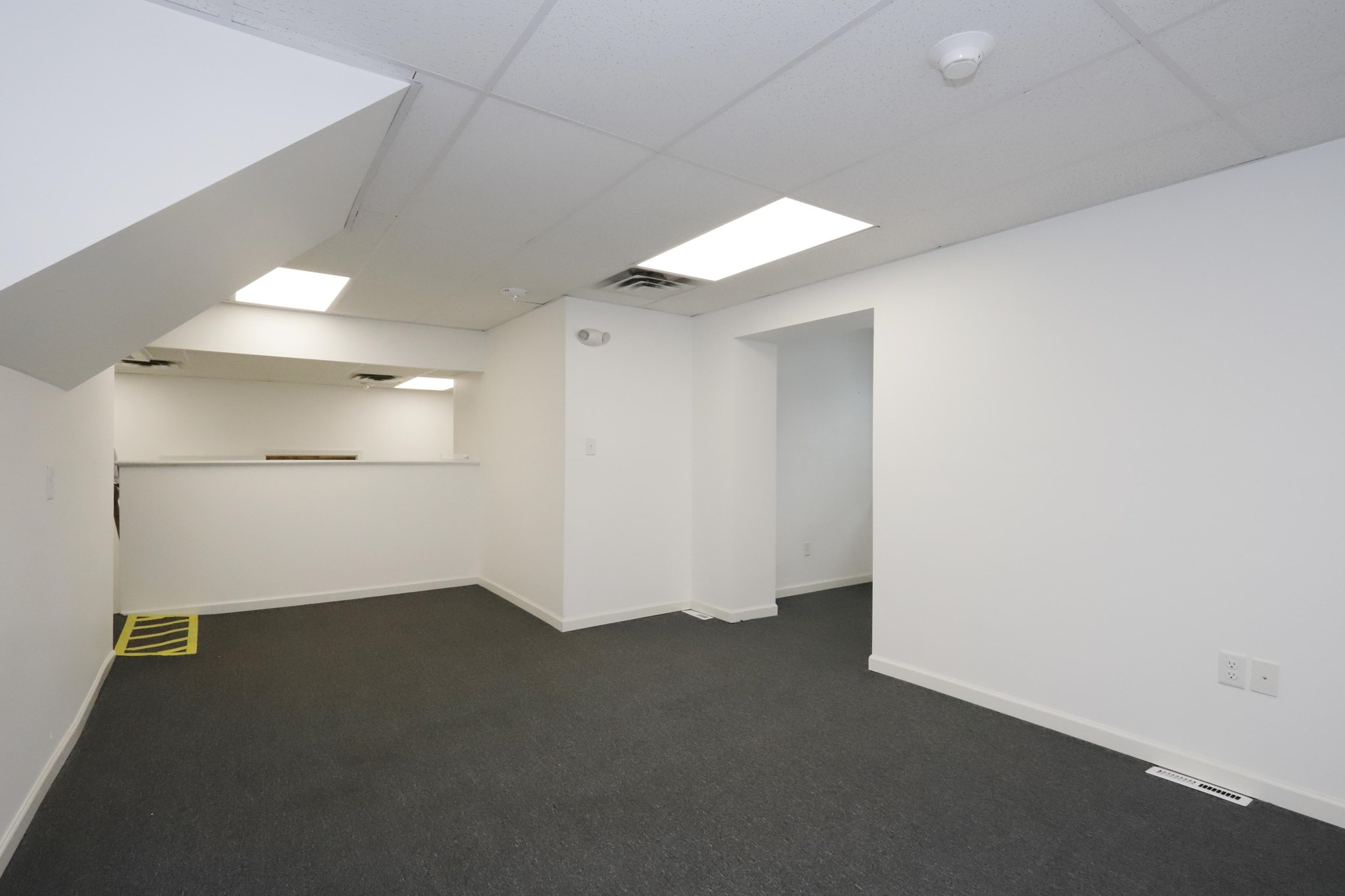 489a-b Ashley Blvd # B Property Photo 35